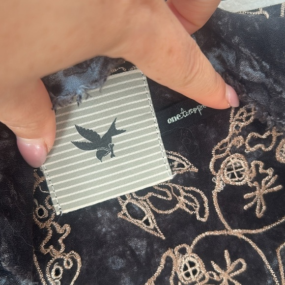 One Teaspoon embroidered tie dye skull scarf wrap sarong - Picture 5 of 7